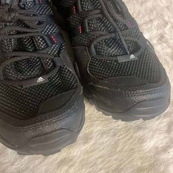 Adidas shoes 8.5 (3050) main image 8